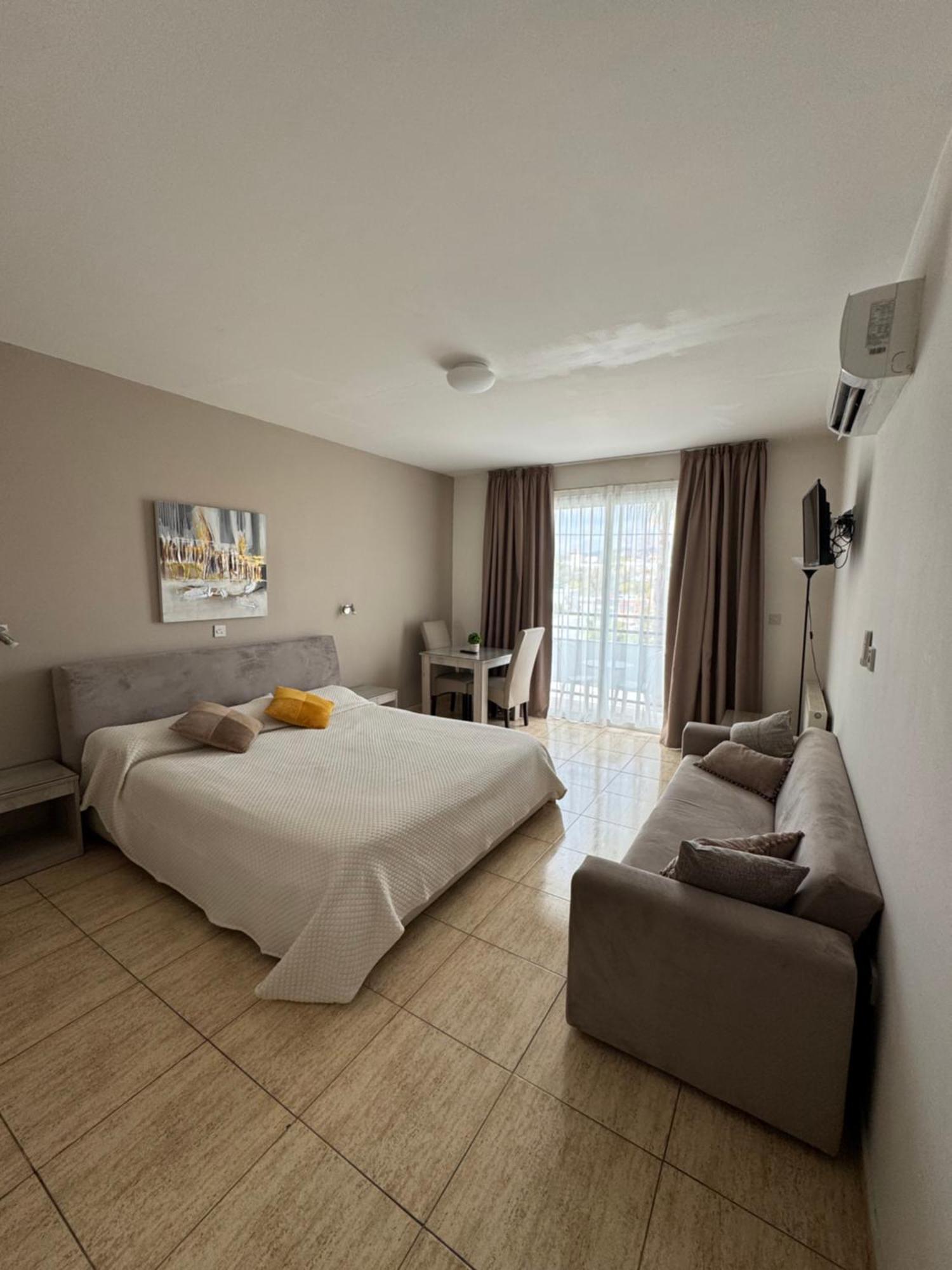 Marianna Hotel Apartments Limassol Luaran gambar