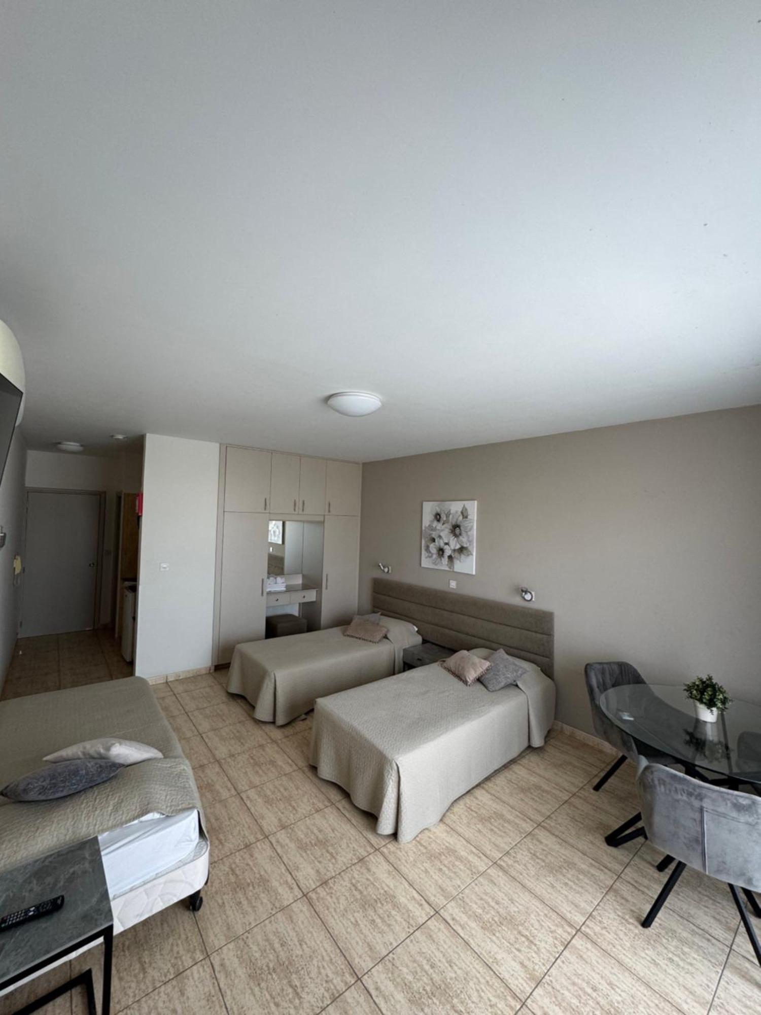 Marianna Hotel Apartments Limassol Luaran gambar
