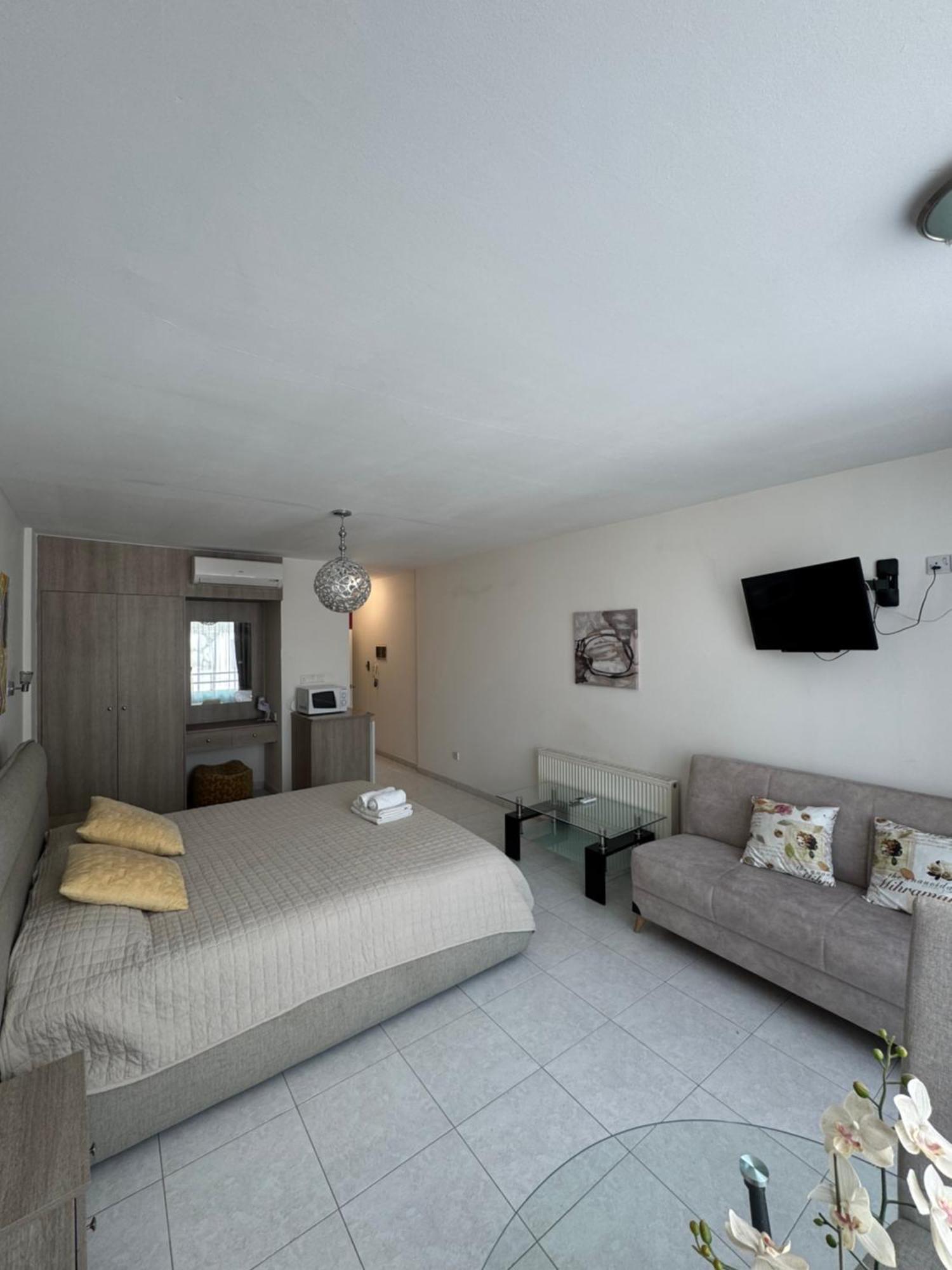 Marianna Hotel Apartments Limassol Luaran gambar