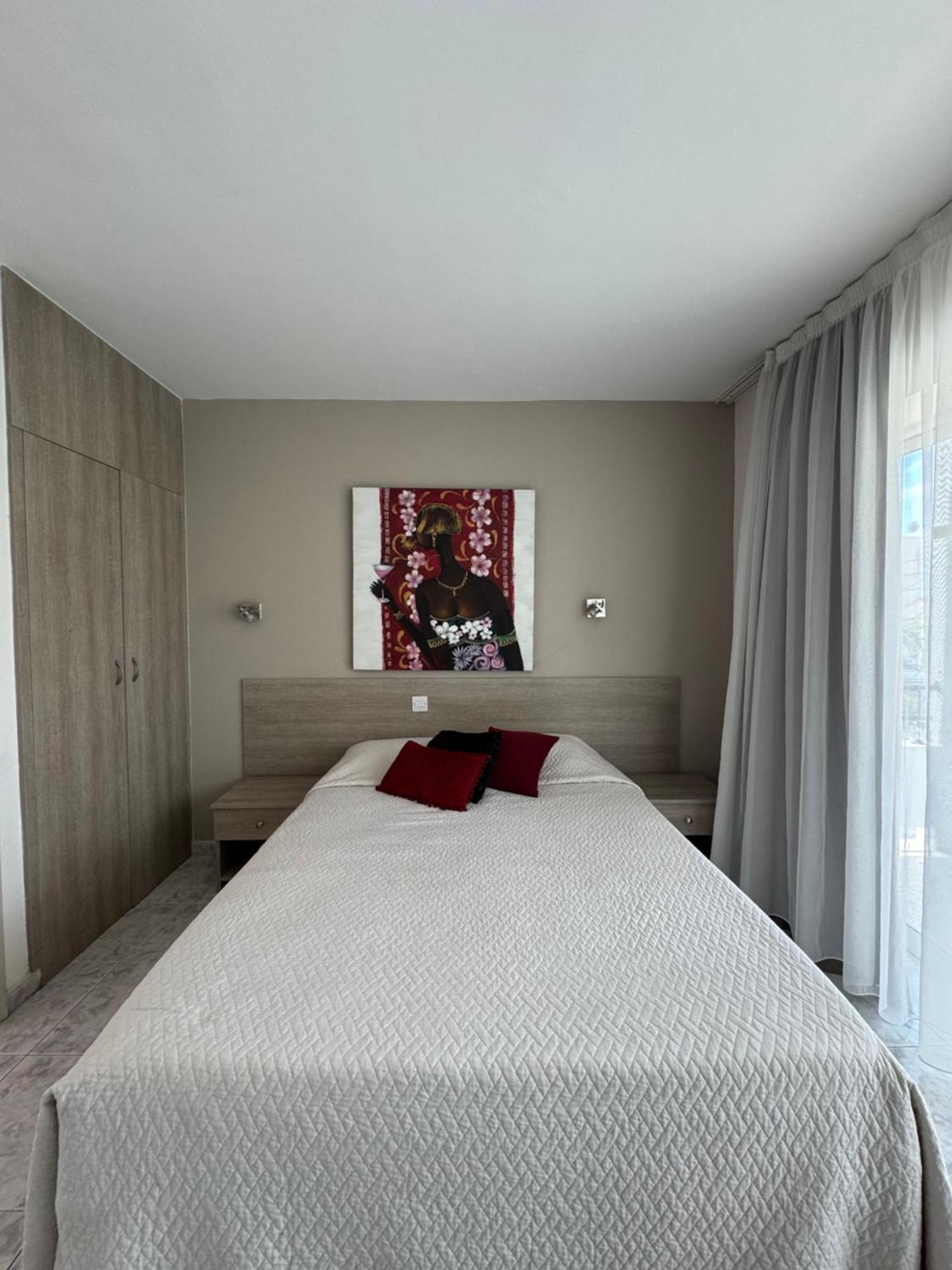 Marianna Hotel Apartments Limassol Luaran gambar