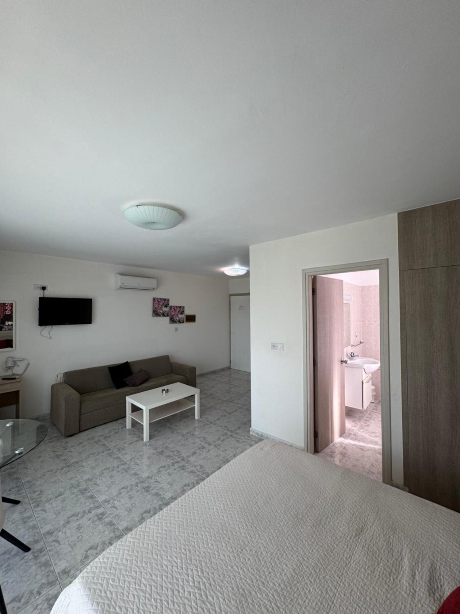Marianna Hotel Apartments Limassol Luaran gambar