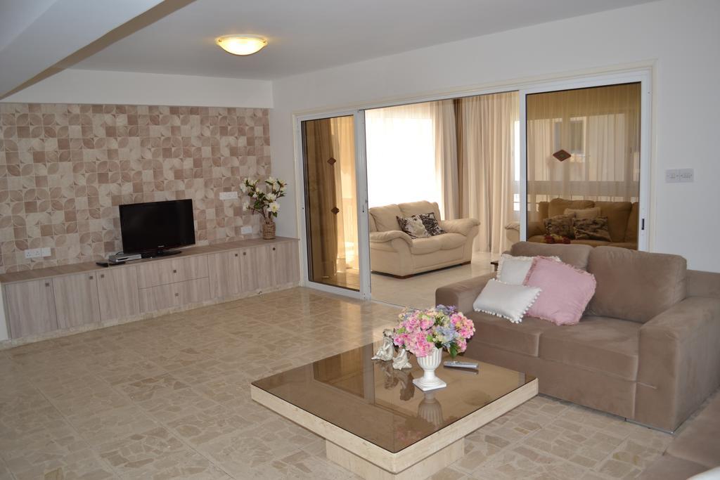 Marianna Hotel Apartments Limassol Luaran gambar